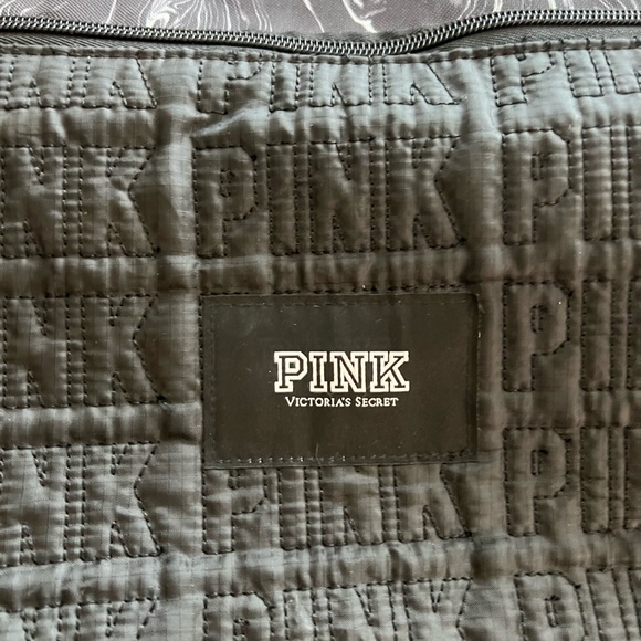 PINK Victoria's Secret Weekender Duffle Bag Extra Large Like New - Picture 2 of 8